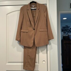 Never worn tan pant suit from H&M - classic together or as separates